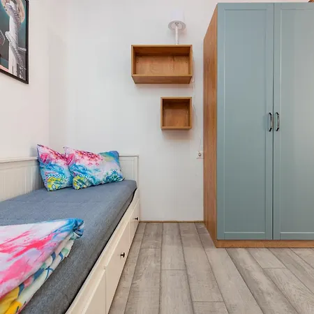 Angulus Apartment